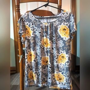 Woman's blouse size large